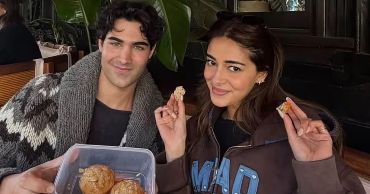 Ananya Panday की Aarav Bhatia संग Vacation Photo Viral, Dating Rumours पर चर्चा Ananya Panday and Aarav Bhatia posing with baked treats during a holiday