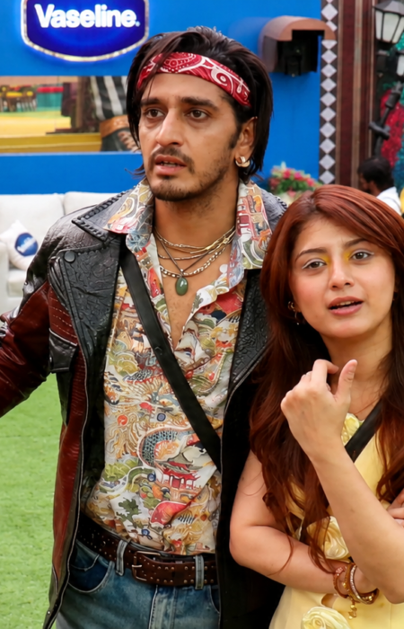 Arishfa Khan and Qazi Touqeer share a supportive moment in Bigg Boss 20